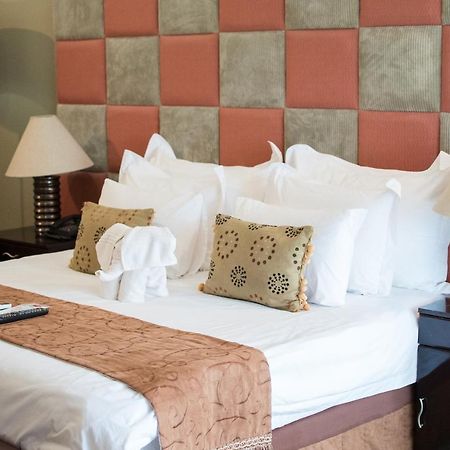 2Ten Hotel Sibasa Extérieur photo