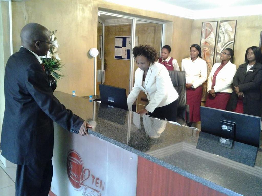 2Ten Hotel Sibasa Extérieur photo