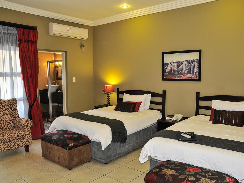 2Ten Hotel Sibasa Extérieur photo