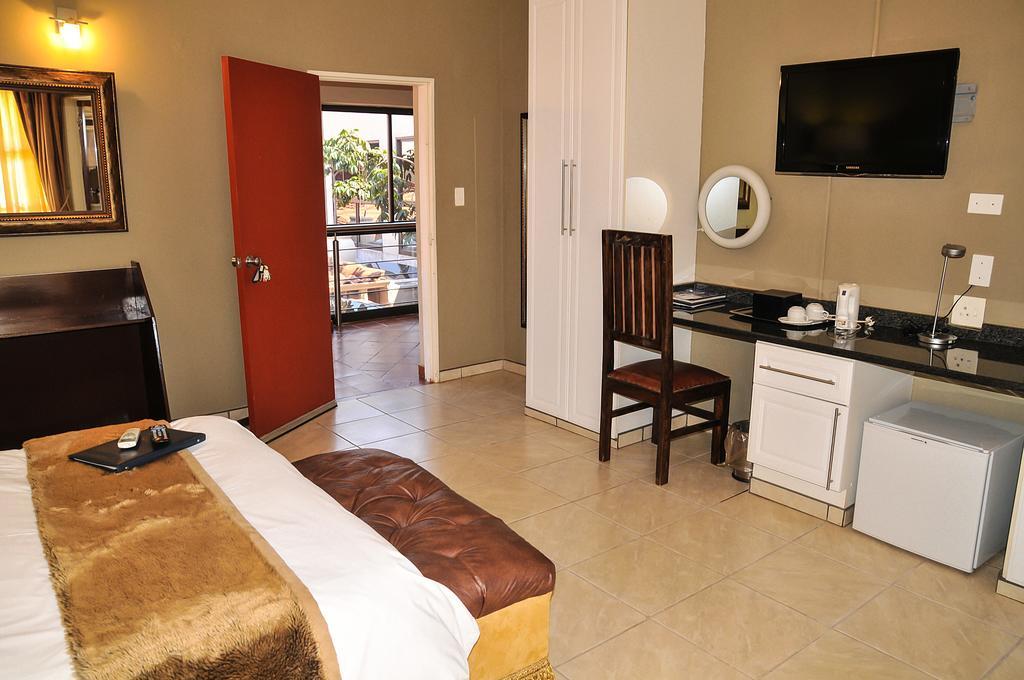 2Ten Hotel Sibasa Extérieur photo