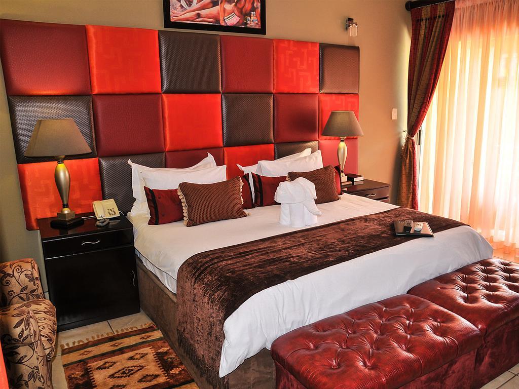 2Ten Hotel Sibasa Extérieur photo