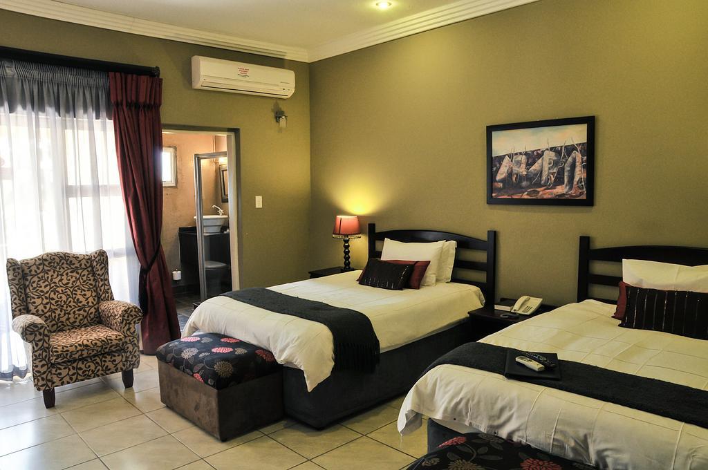 2Ten Hotel Sibasa Extérieur photo