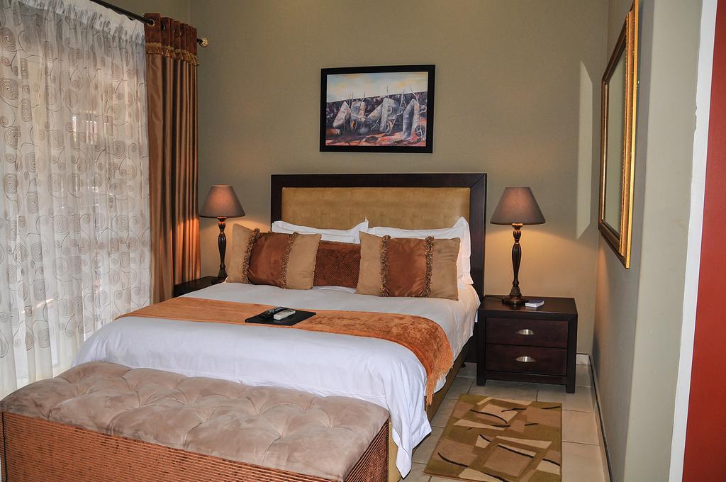 2Ten Hotel Sibasa Extérieur photo
