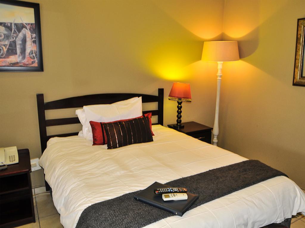 2Ten Hotel Sibasa Extérieur photo