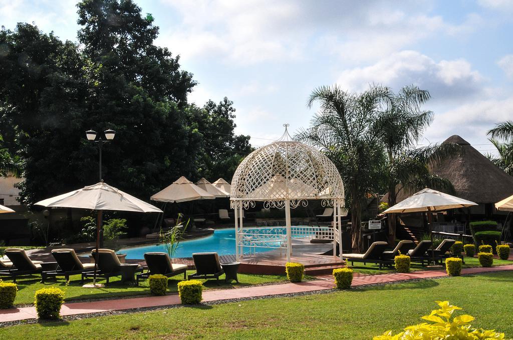 2Ten Hotel Sibasa Extérieur photo