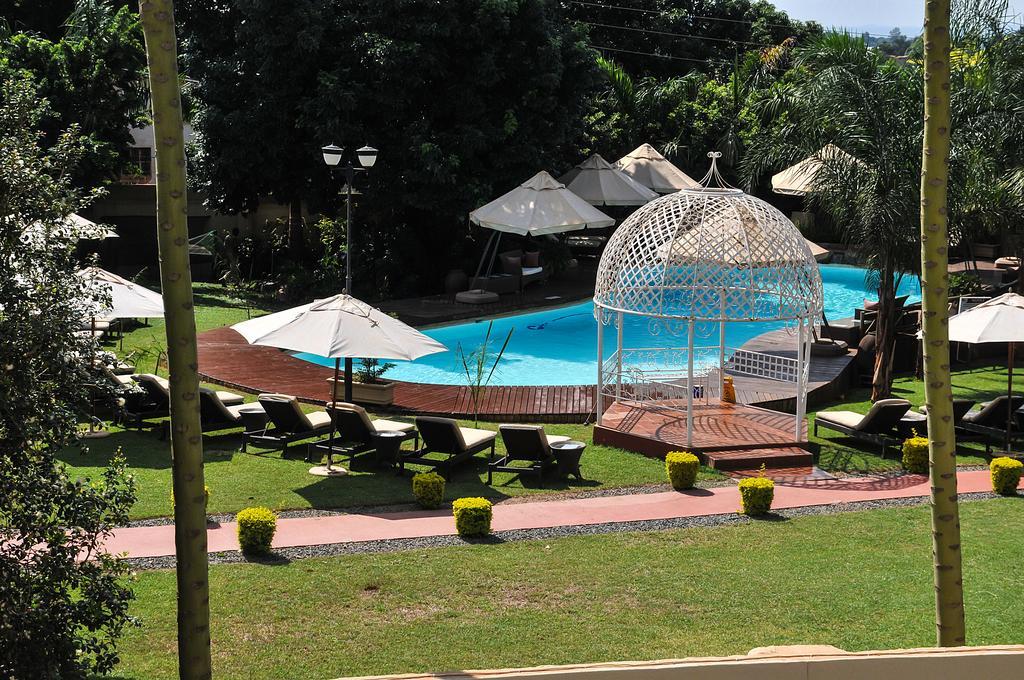 2Ten Hotel Sibasa Extérieur photo